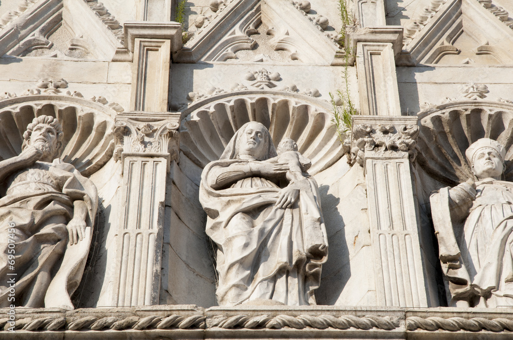 Obraz premium Duomo di Como - Statue