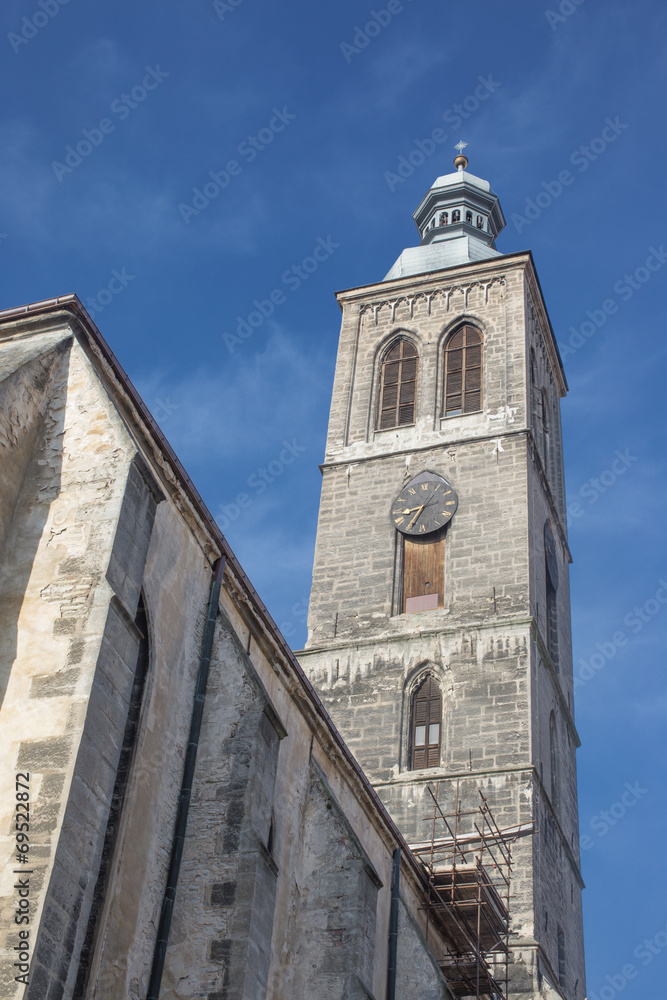 Obraz premium View on tower of church of St. James in town Kutna Hora