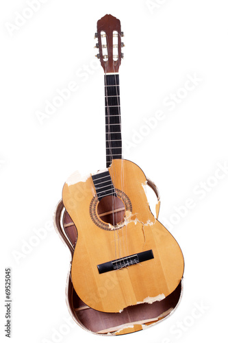 Tapety artystyczne shattered guitar