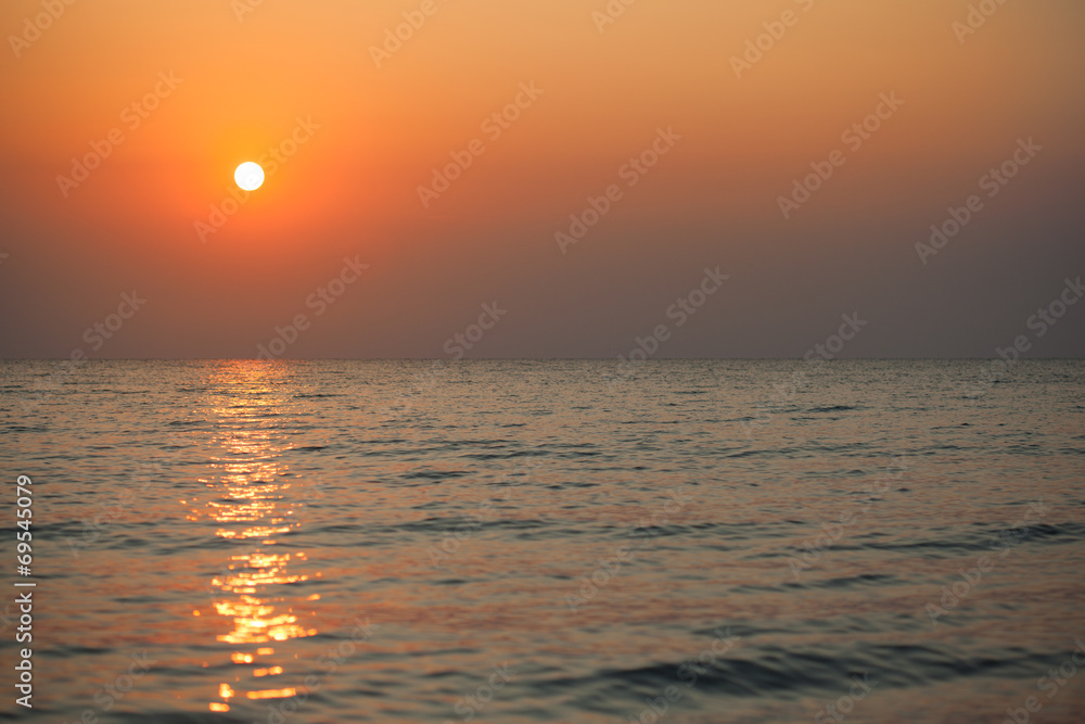 Obraz premium sunrise in the sea