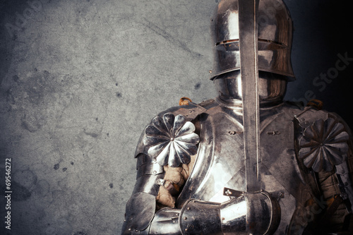 Fotografie, Obraz Rytíř na sobě brnění a drží obouruční meč