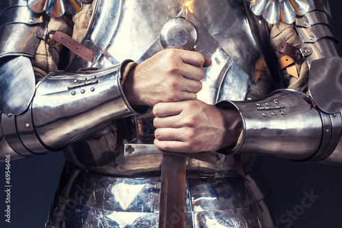 Quadro em tela knight wearing armor and holding two-handed sword