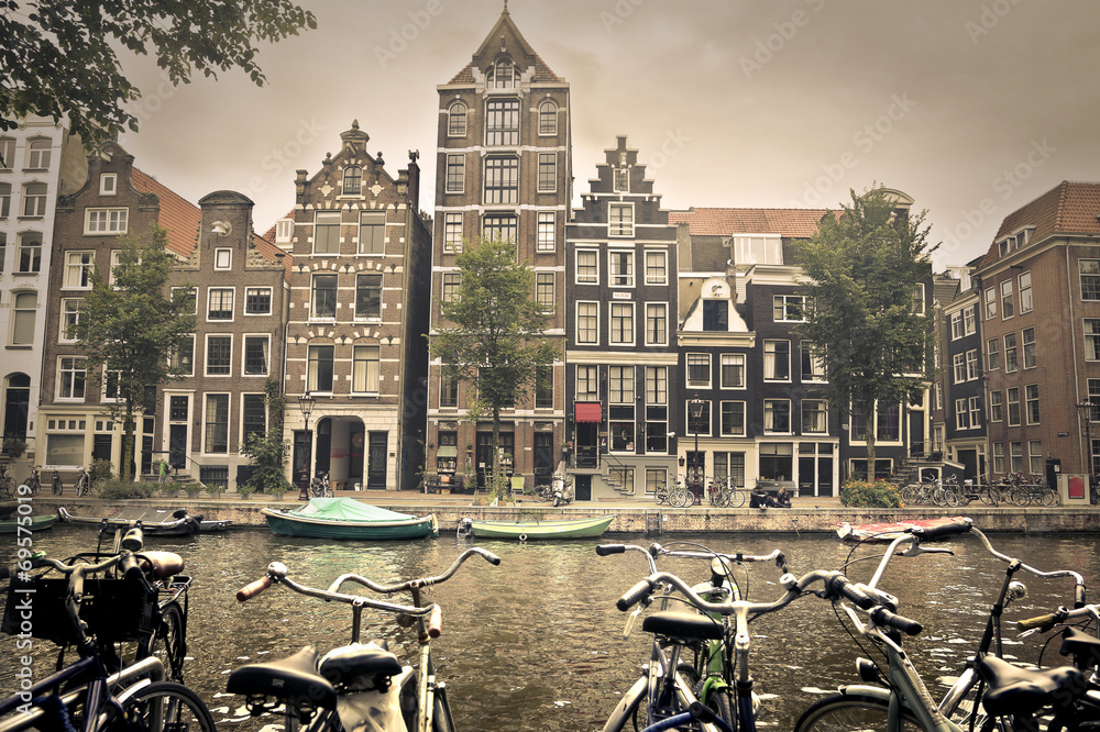 Naklejka premium grey day in amsterdam city