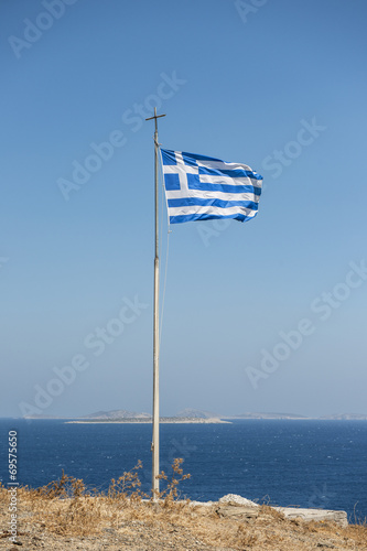 Griechische Nationalfahne auf der Insel Astypalea, Dodekanes, Griechenland