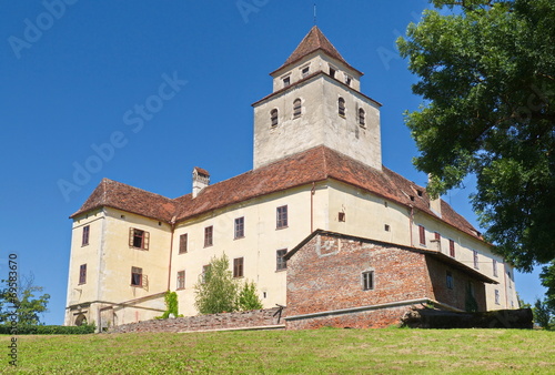 Schloss Ehrenhausen in der Südoststeiermark