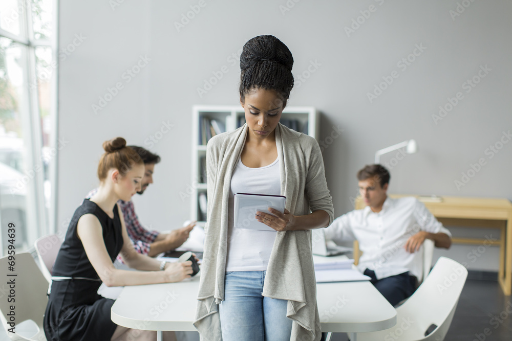 Obraz premium Young people in the office