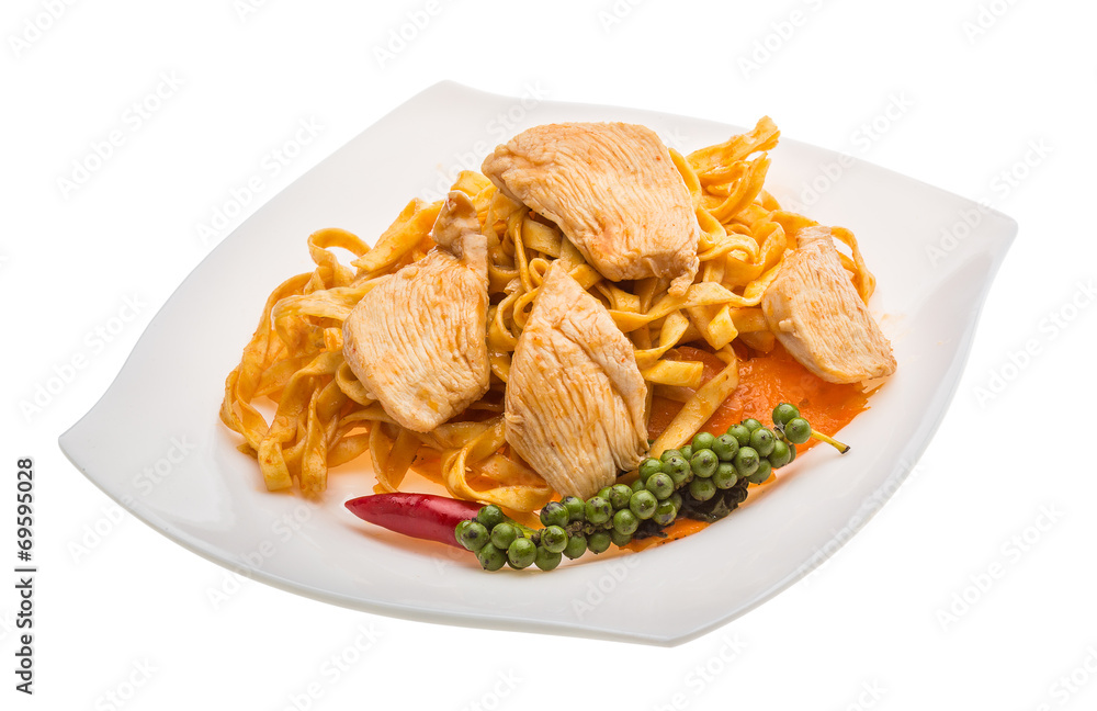 Fried noodles with chicken