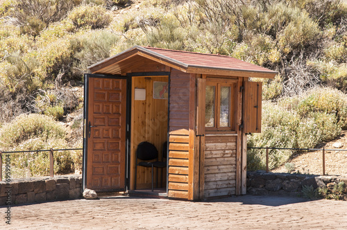 rustic wood house © arnau2098