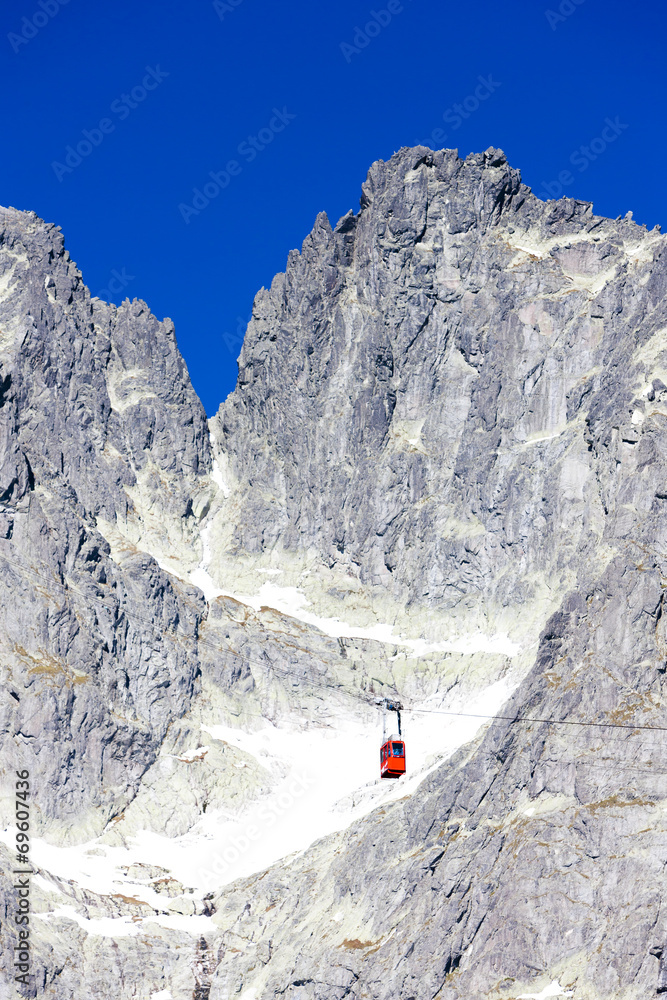 Fototapeta premium kolejka linowa na Łomnicę, Wysokie Tatry, Słowacja