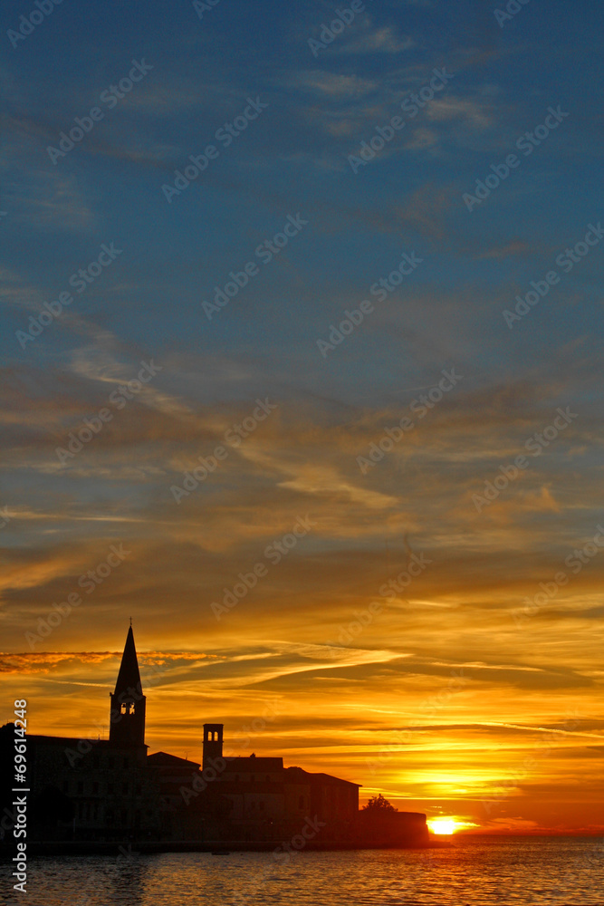 SKYLINE DI POREC IN CROAZIA AL TRAMONTO