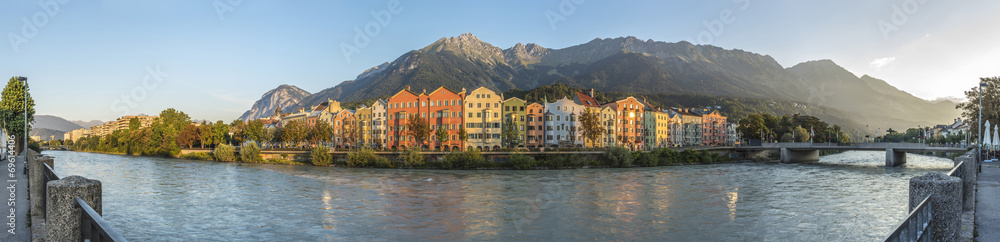 Inn river on its way through Innsbruck, Austria. - obrazy, fototapety, plakaty 