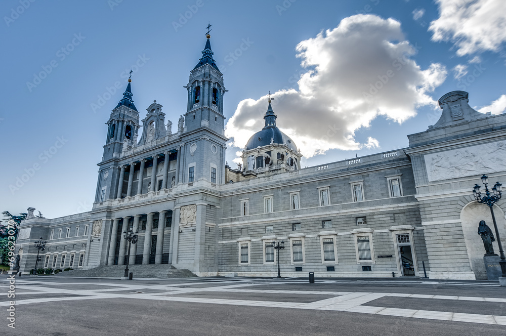 Fototapeta premium Almudena cathedral in Madrid, Spain.