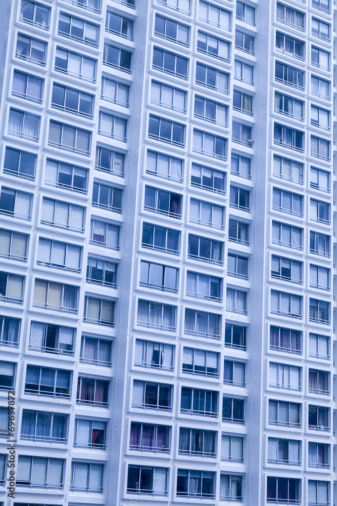 Fassade eines modernen Wohngebäudes in Paris, Frankreich