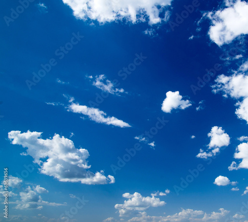  clouds in blue sky