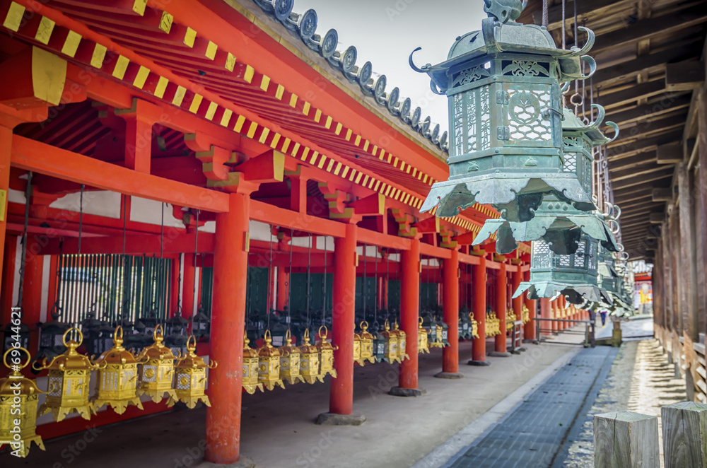 Obraz premium Świątynia Kasuga Taisha - Nara, Japonia
