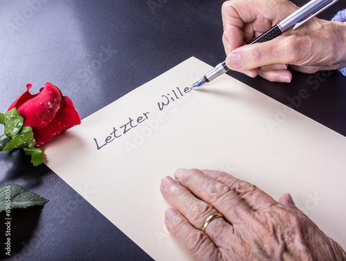 Seniorin schreibt Mein letzter Wille