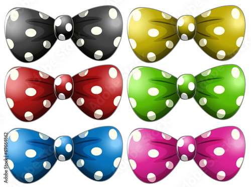 Polkadot bow tie