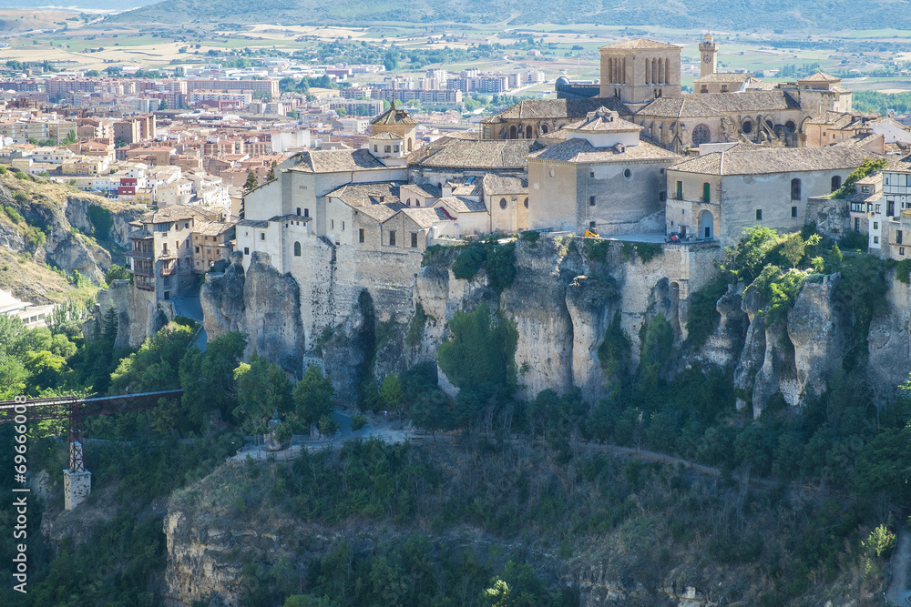 Vista general de ciudad de Cuenca en Castilla la Mancha España