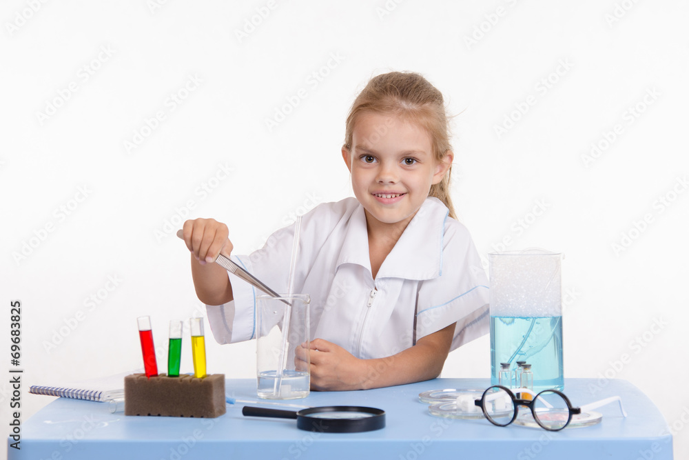 Trainee threw a piece of reagent into the flask Trainee threw a piece of reagent into the flask