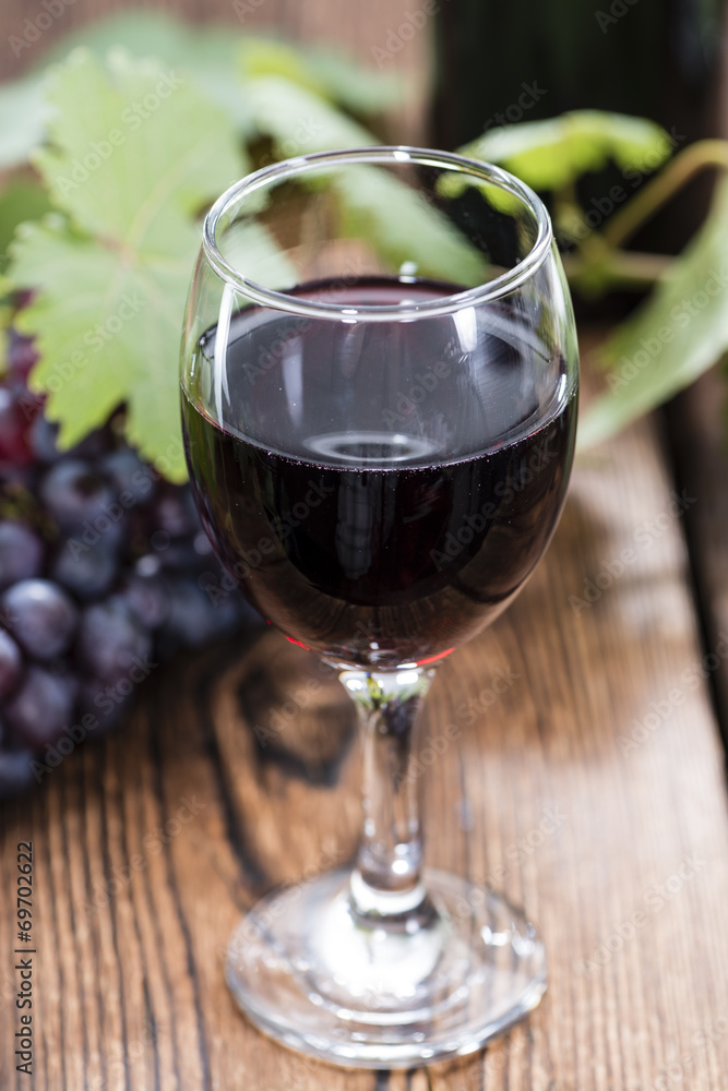 Red Wine with fresh Grapes