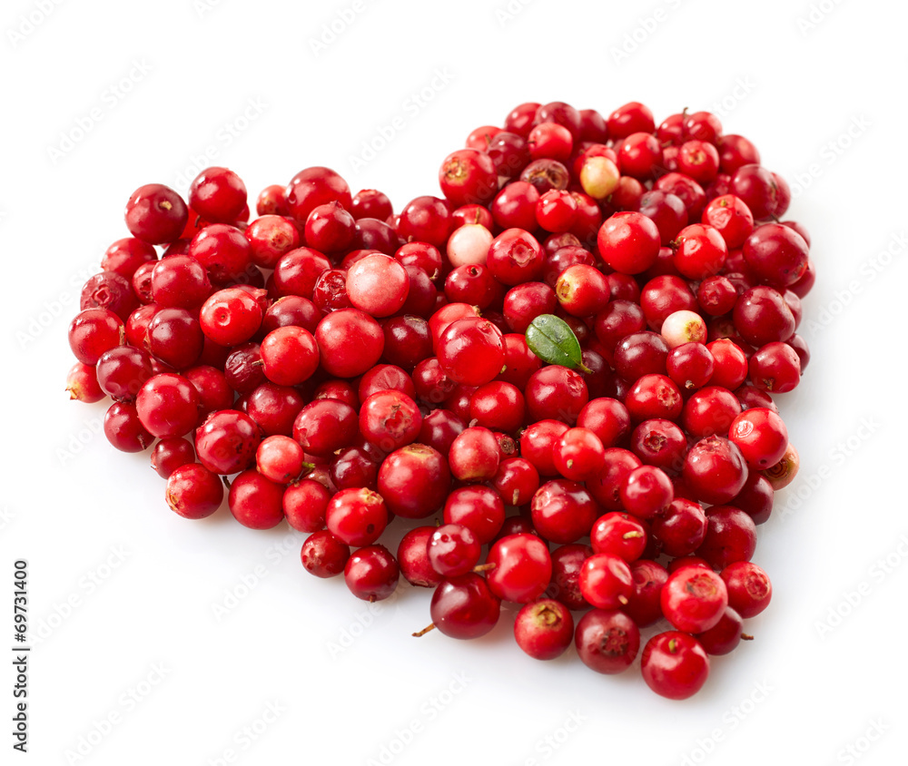 heart shape of fresh berries - obrazy, fototapety, plakaty 