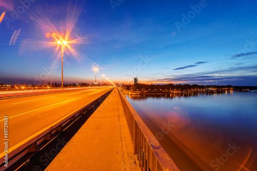 Bridge at night © vladimirnenezic
