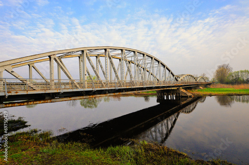 Drogowy most kratowy