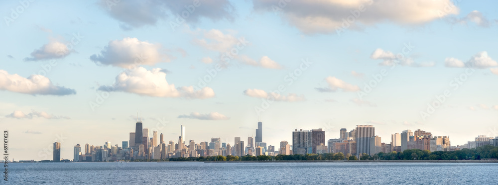 Panoramic photo of Chicago summer day