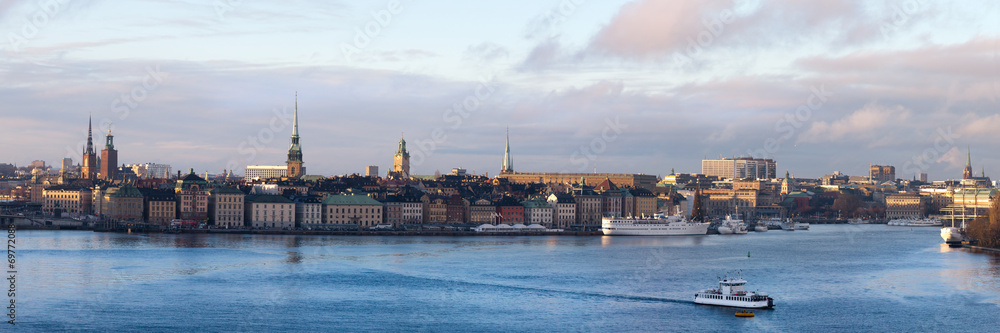 Obraz premium panorama of the embankment of the Old city in Stockholm