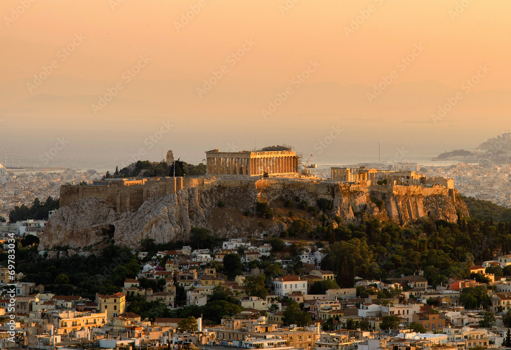 l'acropole a Athènes vue depuis la colline du Lycabete