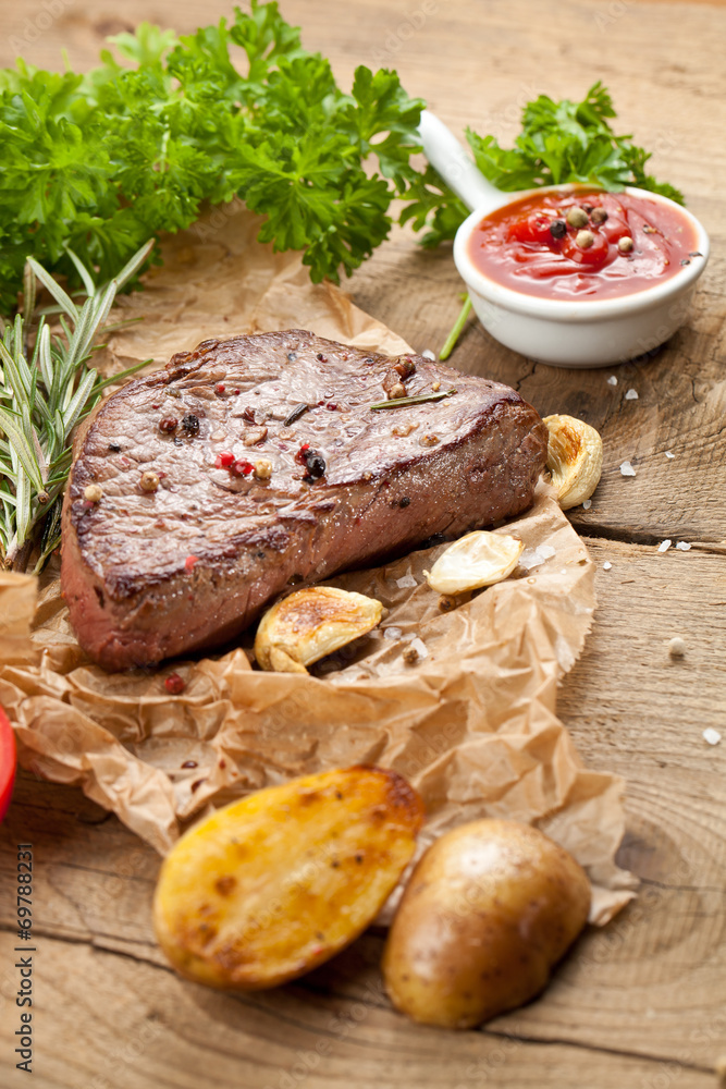 steak fleich gericht auf dem tisch steak fleich gericht auf dem tisch