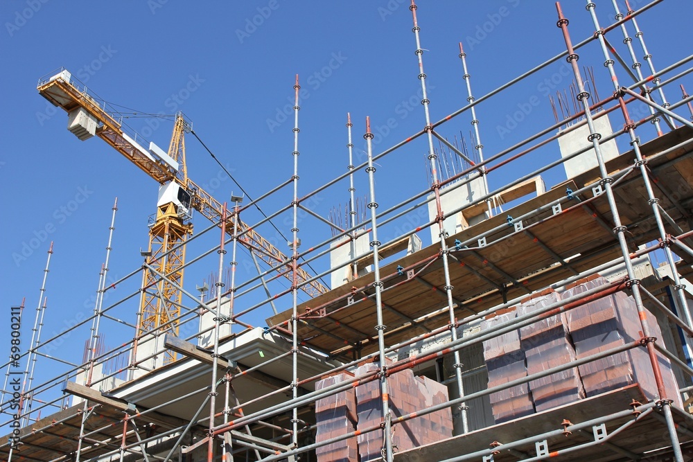Neubau mit Turmdrehkran Neubau mit Turmdrehkran