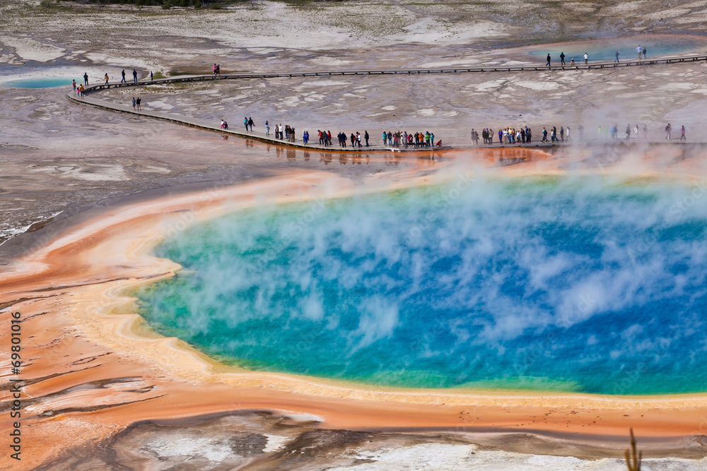 USA - Yellowstone NP, prismatic pool