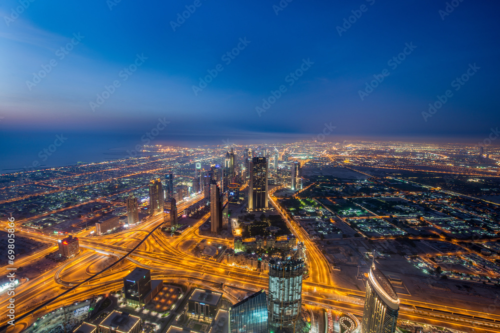 Fototapeta premium Panoram of night Dubai during sunset
