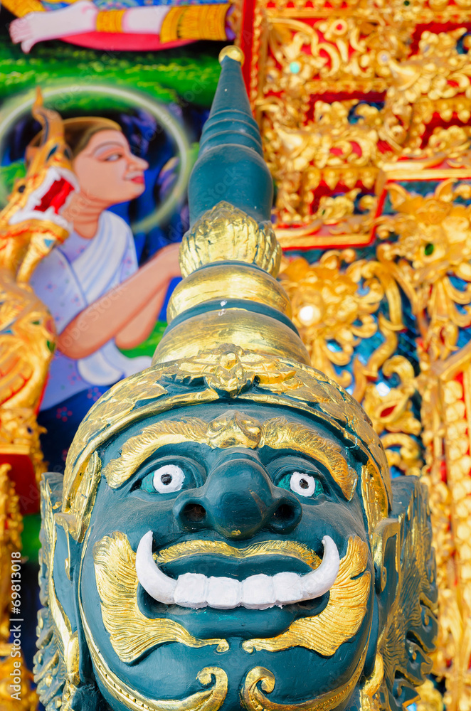 Giant statue in Thai temple
