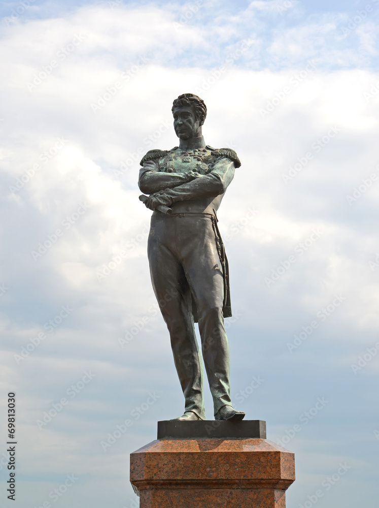 Fototapeta premium Monument to the admiral I.F. Krusenstern in St. Petersburg