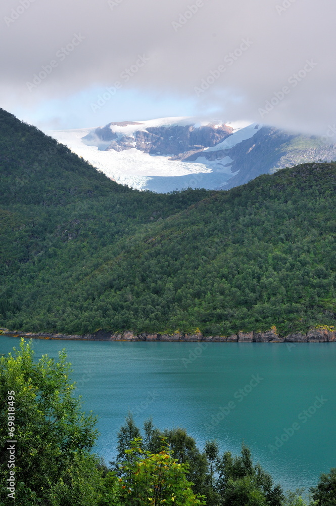 Norwegia , lodowiec Swartisen, krajobraz wiejski