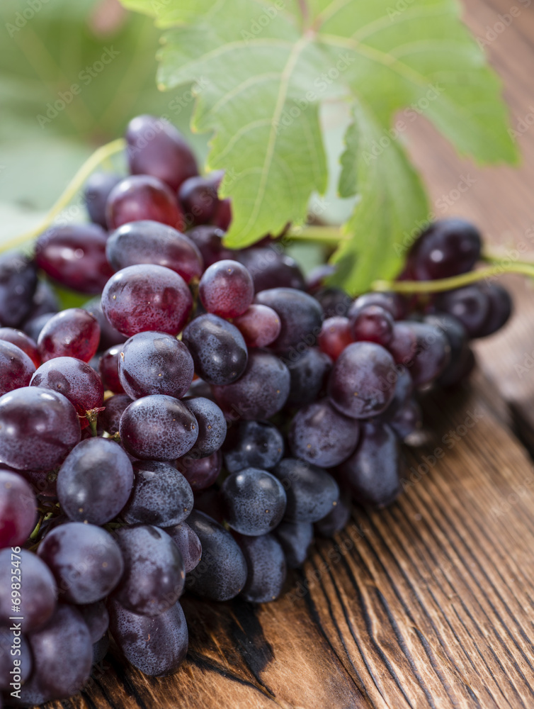 Fototapeta premium Fresh Blue Grapes