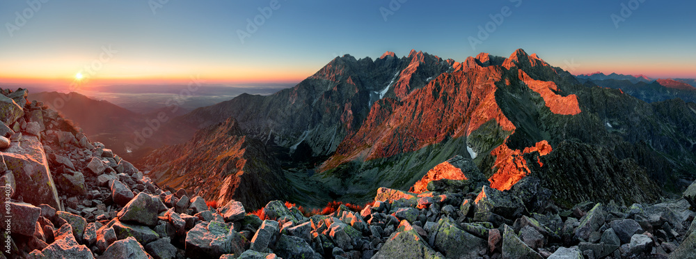 Fototapeta premium Górska panorama słońca ze szczytu - Słowacja Tatry