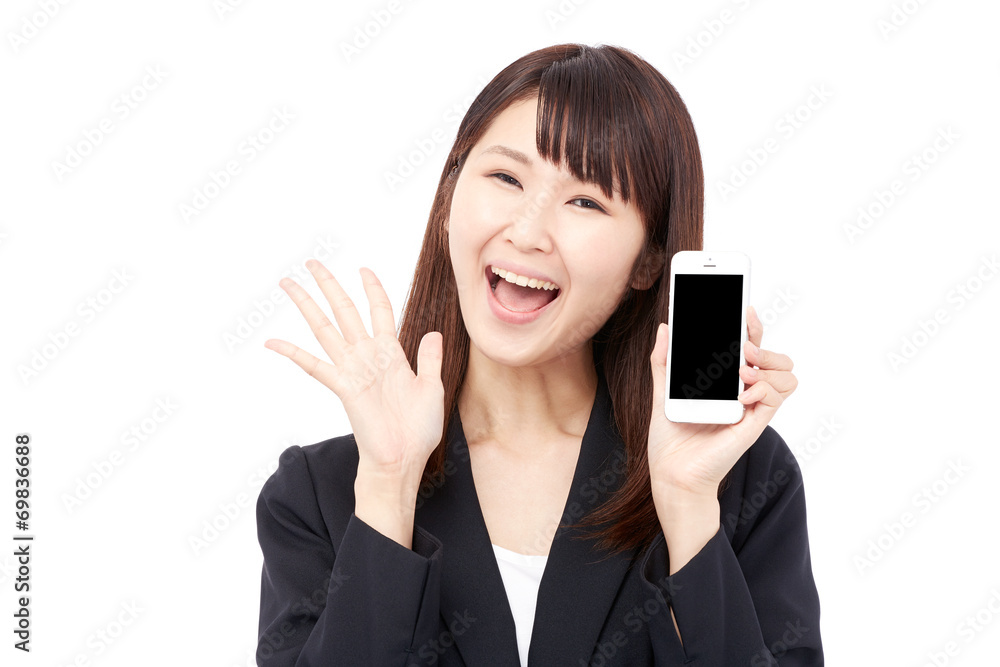 スマートフォンを見せて驚くビジネスウーマン スマートフォンを見せて驚くビジネスウーマン