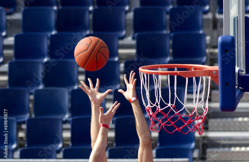 Baloncesto. Jugada © Maxisport