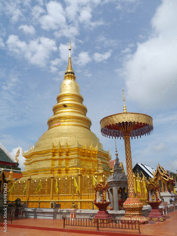 Fototapeta premium ,Wat Phra That Hariphunchai in lamphun, Thailand