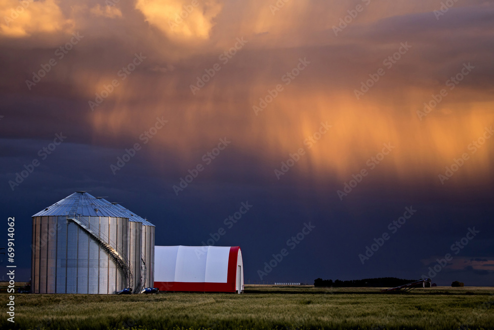 Fototapeta premium Storm Clouds Saskatchewan