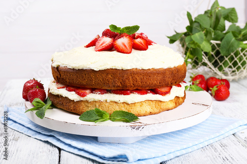 Delicious biscuit cake with strawberries