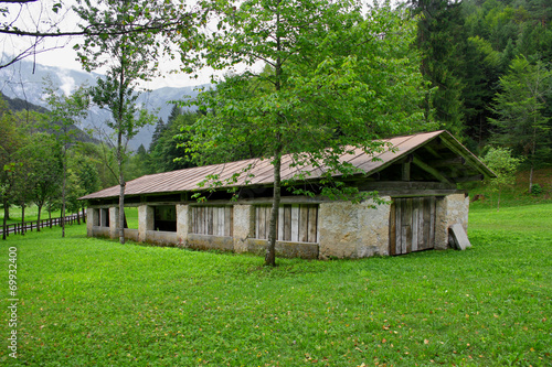 CAPANNA ANTICA A LEDRO IN TRENTINO