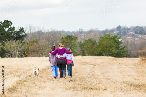 Girls Family Walking Outdoors Landscape © ChrisVanLennepPhoto