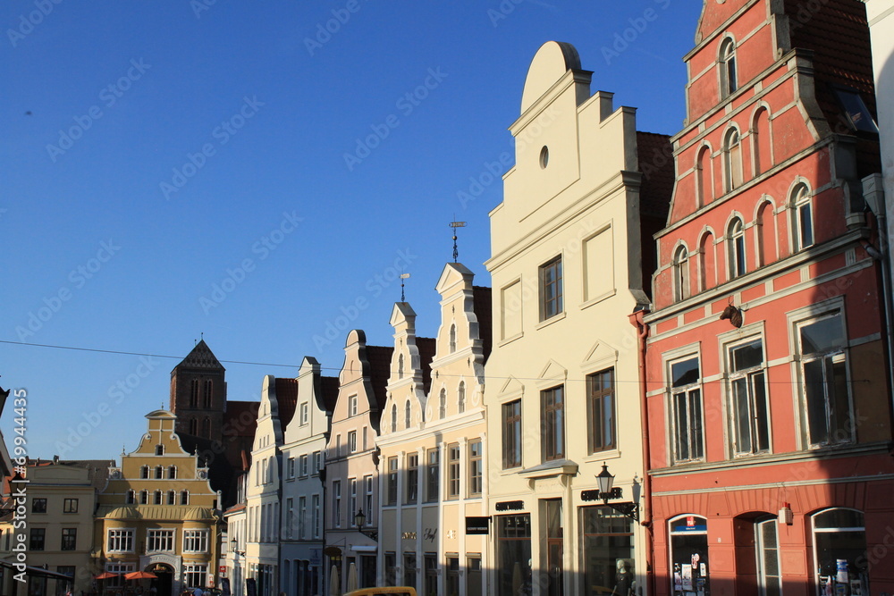 Hanseatische Giebelhäuser in der Wismarer Krämerstraße