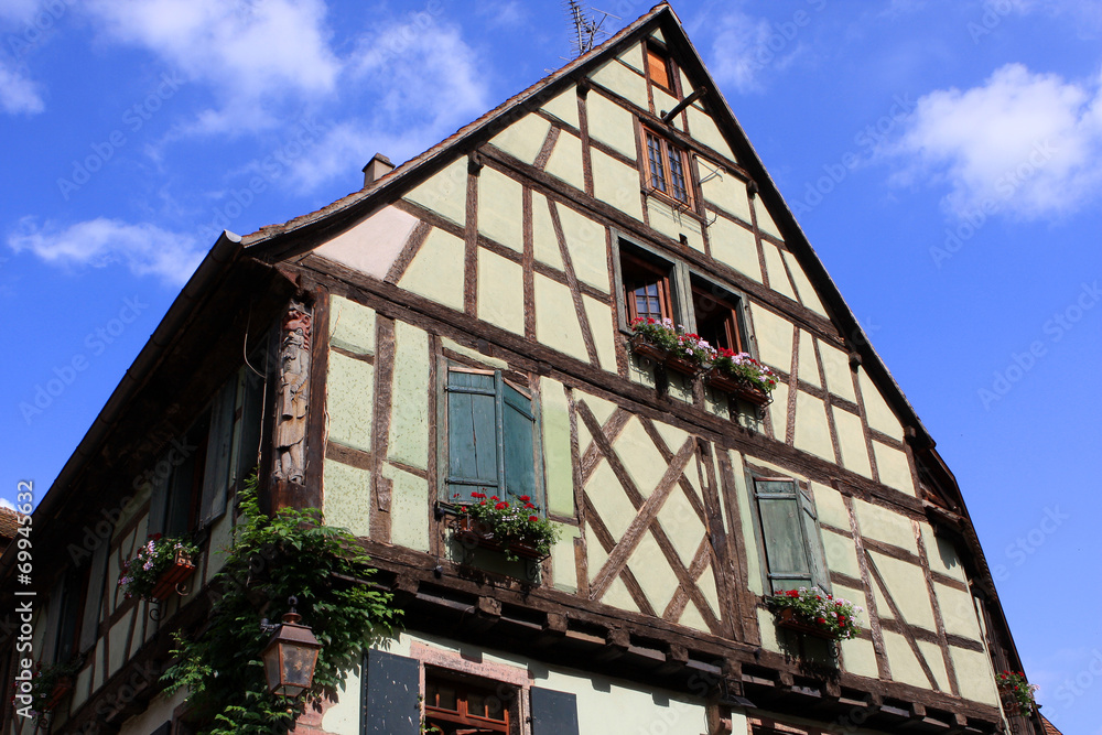 Obraz premium Typical architecture of Riquewihr, France
