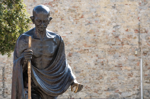 Cuadro en lienzo Mahatma Gandhi. The monument in Genova, Italia