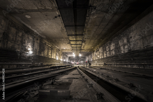Fototapeta Naklejka Na Ścianę i Meble -  subway tunnel